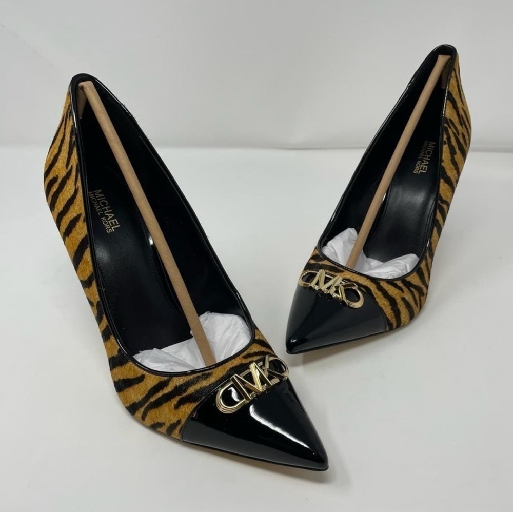 NIB Michael Kors Parker Tiger Print Calf Hair and Leather Pump in marigold